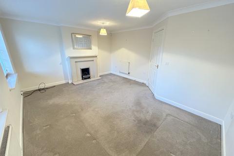 3 bedroom terraced house to rent, Prestwich, Manchester M25