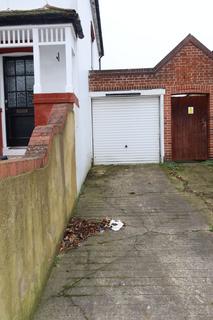 3 bedroom semi-detached house to rent, Trosley Avenue, Gravesend, Kent