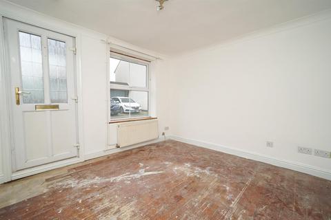 2 bedroom house to rent, Summer Street, Leighton Buzzard