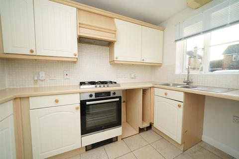 2 bedroom house to rent, Garland Way, Leighton Buzzard.