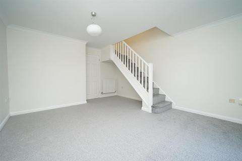 2 bedroom house to rent, Garland Way, Leighton Buzzard.