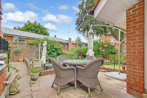 3 bedroom apartment for sale, Hampstead Hill Gardens, Hampstead, London