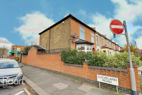 3 bedroom end of terrace house to rent, Bedford Road, ILFORD