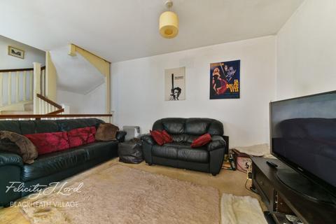 2 bedroom maisonette for sale, Claredon Rise, London