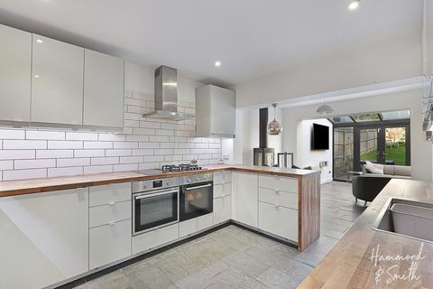 26 Brook Road, Epping, CM16 7BT