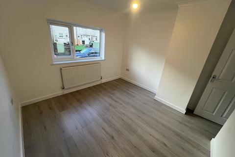 5 Broadfield Close, Tonypandy, CF40 1SY