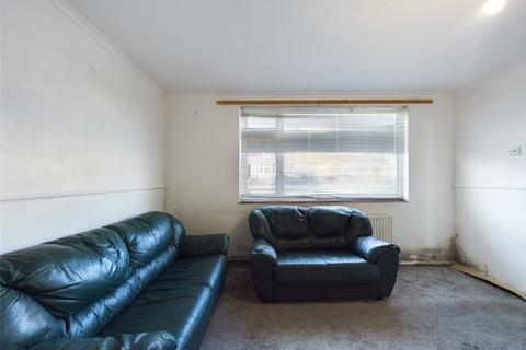 3 bedroom terraced house for sale, The Drive, Romford RM5