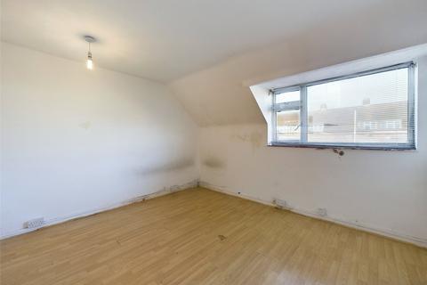 118 The Drive, Collier Row, Romford, RM5 3UH