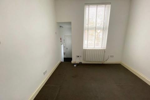 Studio to rent, Leighton Road, London NW5