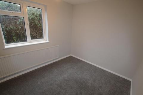 2 bedroom bungalow to rent, Ongar Road, Kelvedon Hatch