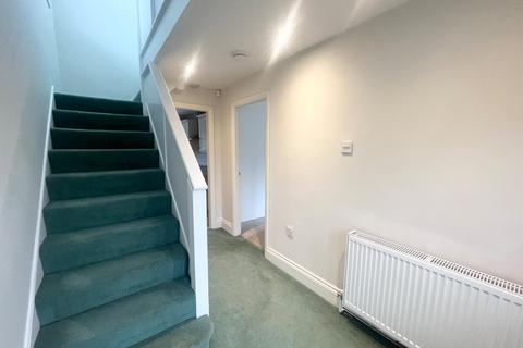 3 bedroom house to rent, Hunger Hills Avenue, Horsforth, Leeds, West Yorkshire, UK, LS18