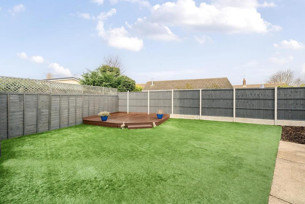 REAR GARDEN.jpg