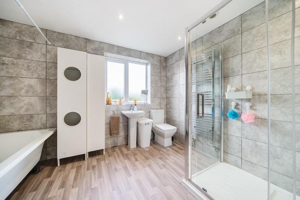 BATH &amp; SHOWER ROOM.jpg
