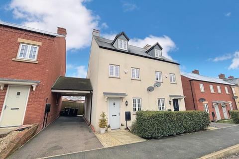 3 bedroom townhouse for sale, Poppyfield Road, Wootton, Northampton NN4