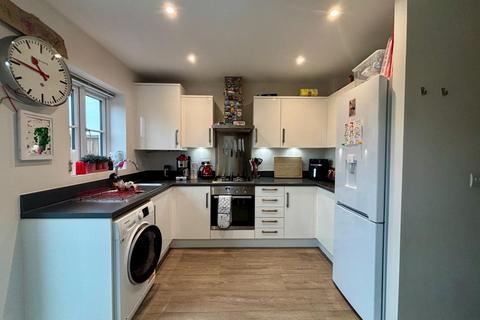 3 bedroom townhouse for sale, Poppyfield Road, Wootton, Northampton NN4