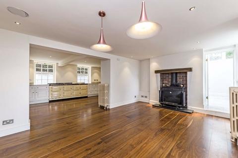 5 bedroom detached house to rent, Thames Street, Hampton TW12