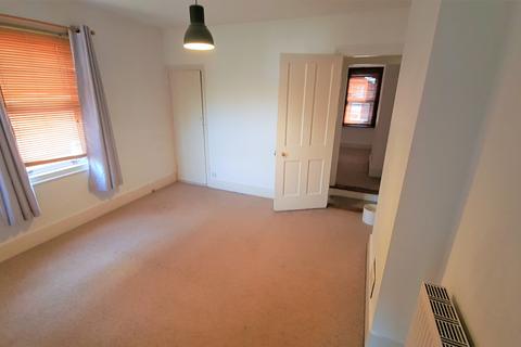 2 bedroom semi-detached house to rent, Amersham Rd , High Wycombe HP13