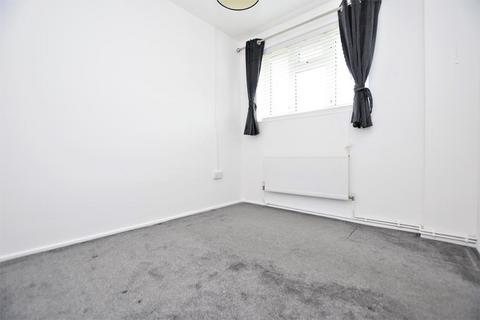 1 bedroom flat to rent, Hepworth Gardens, Barking, IG11