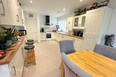 3 bedroom bungalow for sale, Woodlands Avenue, Poole BH15