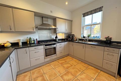 3 bedroom terraced house for sale, Godalming *No Onward Chain*