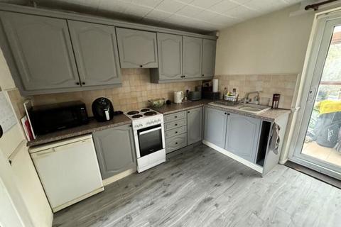 3 bedroom semi-detached house for sale, Whitewater Road, New Ollerton, Newark, Nottinghamshire, NG22 9XD