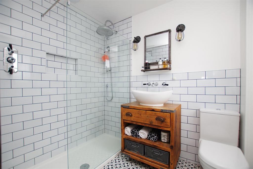 En-Suite Shower