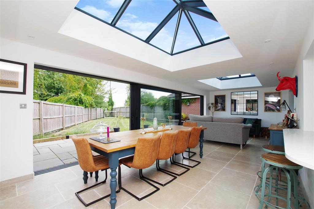 Open Plan Living &amp; Dining