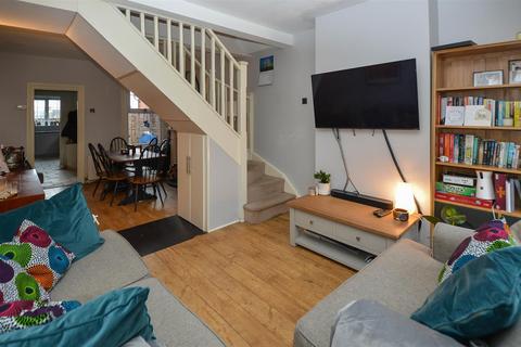 2 bedroom terraced house for sale, North Road Avenue, Brentwood