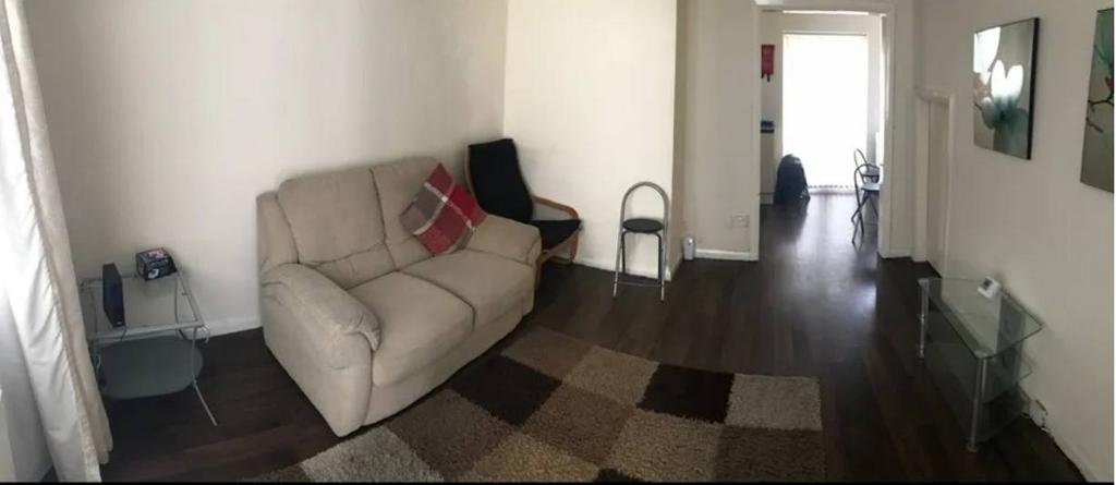 Available 2 Bedroom Terraced House in Walsall str