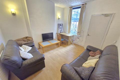 undefined, £100pppw excl bills - 5 Bedroom House on Radford Road, Nottingham