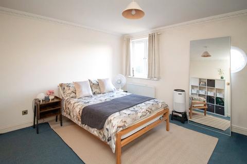 2 bedroom apartment for sale, Hale Lane, Edgware, HA8