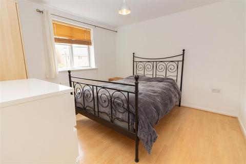 10 Redgrave Close, Gateshead, NE8 3JE