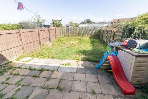 2 bedroom house for sale, Montrose Crescent, Gateshead