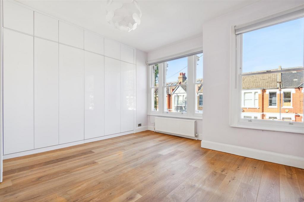 17 Kent Road W4 5 EY-11.jpg