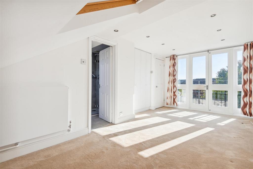 17 Kent Road W4 5 EY-14.jpg