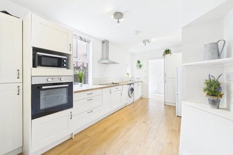 70 Henry Road, Gloucester, GL1 3DY