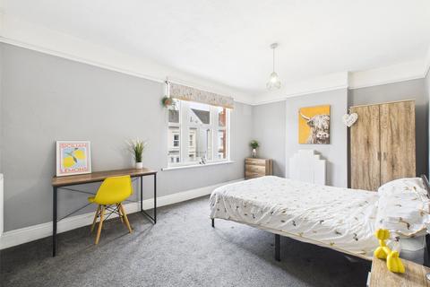 70 Henry Road, Gloucester, GL1 3DY