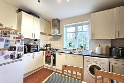 2 bedroom flat to rent, Lyttelton Road, London, N2