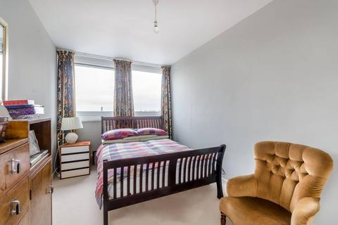 3 bedroom flat for sale, Neville Gill Close, Wandsworth, London, SW18