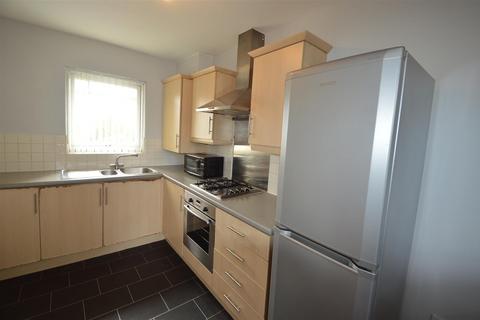 2 bedroom flat to rent, Chorlton Road, Manchester M15