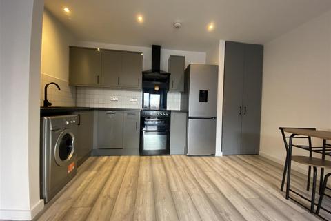 2 bedroom apartment to rent, Quay 5, Manchester