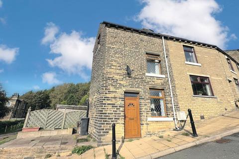 2 bedroom end of terrace house to rent, Trooper Lane, Halifax HX3