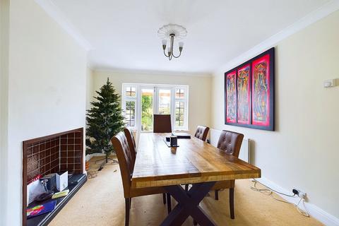 3 bedroom semi-detached house to rent, Ellesmere Road, St Margarets