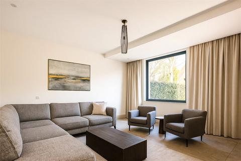 4 bedroom detached house for sale, New Wokingham Road, Berkshire RG45