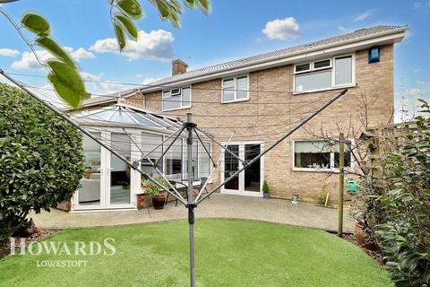 4 bedroom detached house for sale, Vermeer Close, Lowestoft