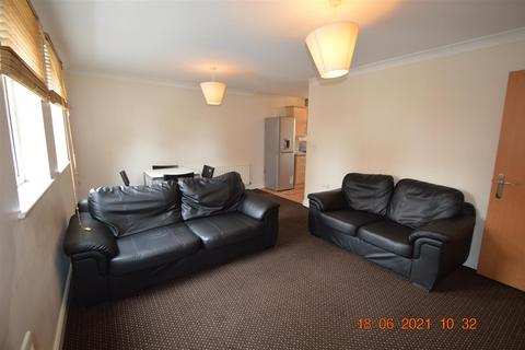 2 bedroom flat to rent, Chorlton Road, Manchester M15