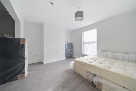 69 Milton Road, Gravesend, DA12 2PJ