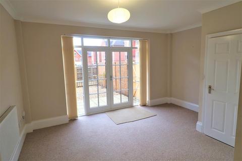 2 bedroom apartment to rent, Burnham House, Elms Road, Stoneygate