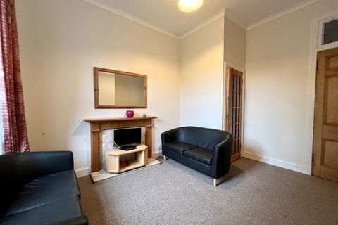 2 bedroom flat to rent, 26B Union Street Stirling FK8 1NY