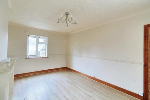 3 bedroom terraced house to rent, Clifford Aveue, Beeston, Nottingham, NG9 2PX